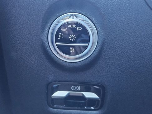 Used 2023 Mercedes-Benz C 300 Sedan image 23