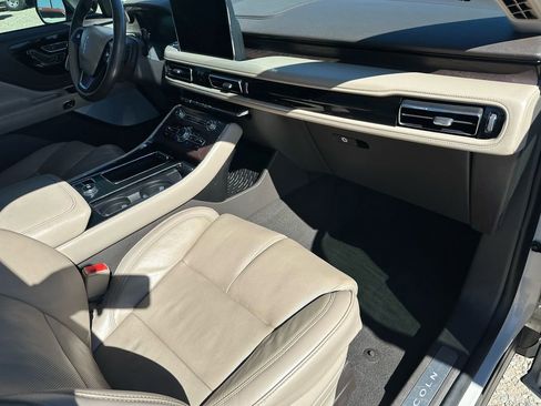 Used 2022 Lincoln Aviator Reserve w/ Equipment Group 201A image 12