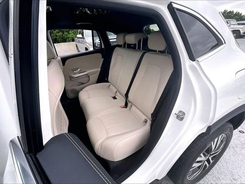 Used 2025 Mercedes-Benz GLA 250 4MATIC image 21