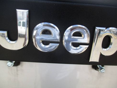 Used 2011 Jeep Liberty Sport AWD/4WD image 40
