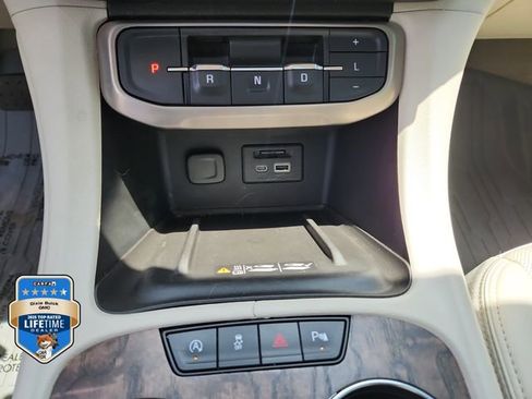 Certified 2021 GMC Acadia Denali w/ Denali Technology Package FWD image 30