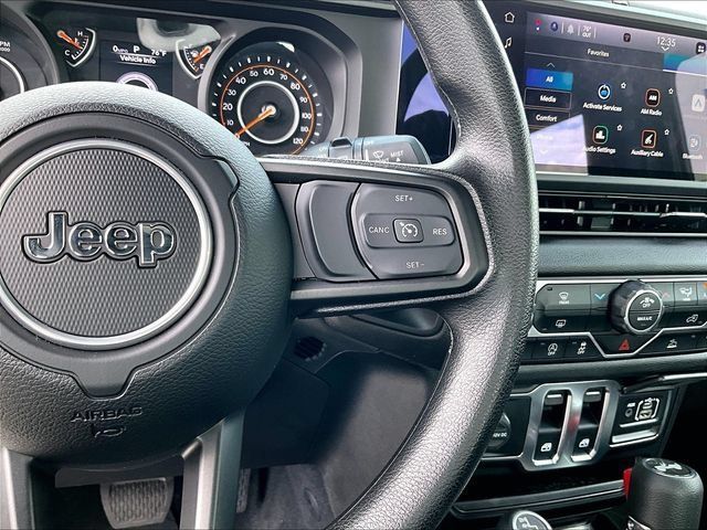 Used 2025 Jeep Wrangler Sport AWD/4WD image 23