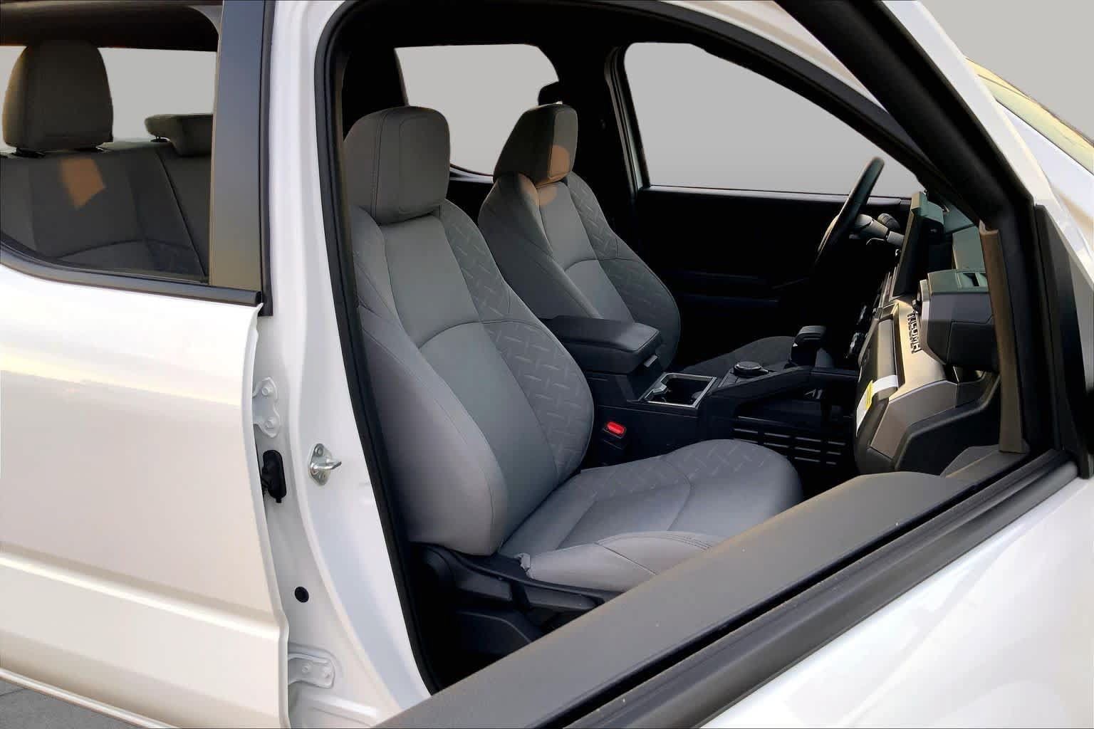 Certified 2026 Toyota Tacoma SR5 AWD/4WD image 9