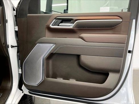 Used 2025 GMC Sierra 3500 Denali w/ Denali Reserve Package image 26