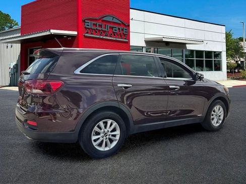 Used 2019 Kia Sorento AWD V6 image 5