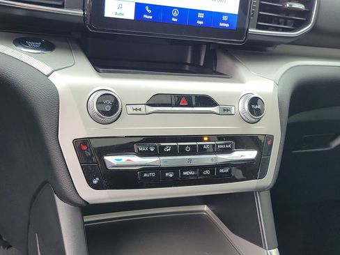 Certified 2022 Ford Explorer XLT w/ Equipment Group 202A image 28