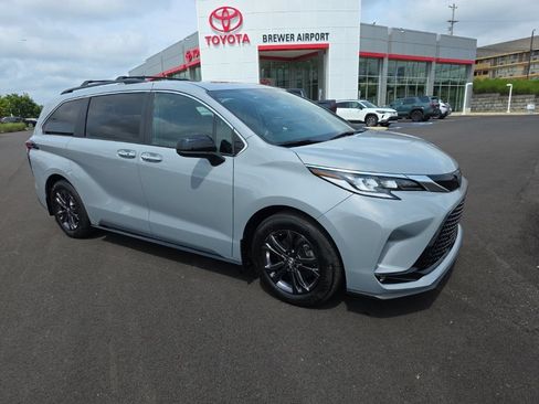 Certified 2024 Toyota Sienna XSE w/ XSE Plus Package AWD/4WD image 2