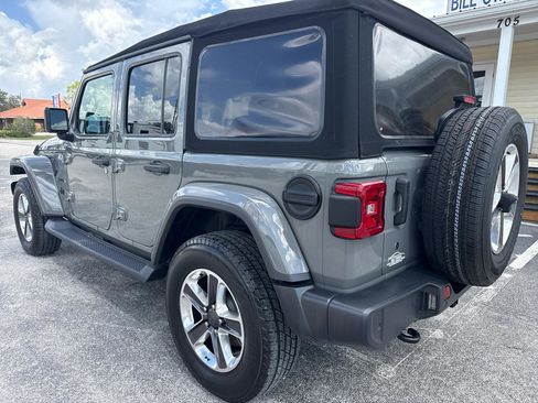 Used 2020 Jeep Wrangler Unlimited Sahara AWD/4WD image 3