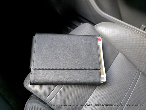 Used 2019 Porsche Cayenne image 56