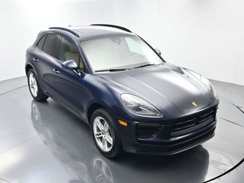 Certified 2023 Porsche Macan AWD/4WD image 43