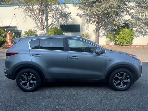Used 2020 Kia Sportage LX AWD/4WD image 6