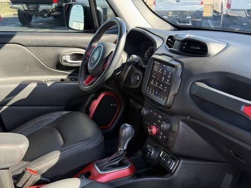 Used 2021 Jeep Renegade Trailhawk w/ Sun & Sound Group image 15