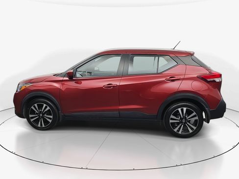 Used 2020 Nissan Kicks SV image 4