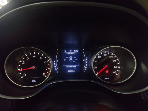 Used 2019 Jeep Compass Latitude FWD image 23
