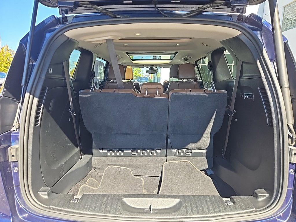 Used 2018 Chrysler Pacifica Limited w/ Tire & Wheel Group FWD image 15