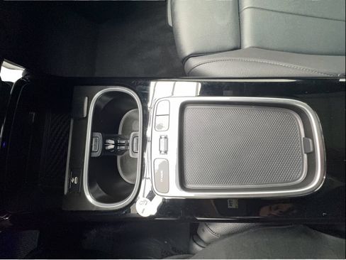 Used 2025 Mercedes-Benz CLA 250 image 41