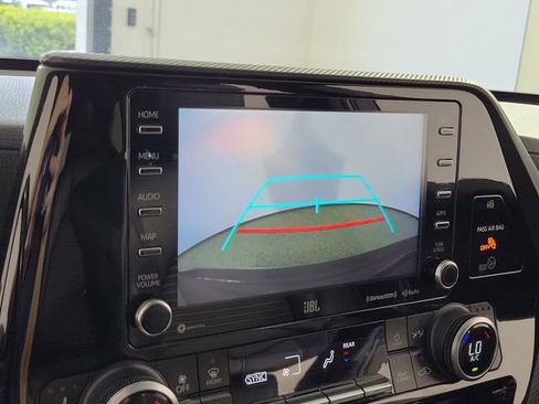 Used 2022 Toyota Highlander XSE FWD image 30
