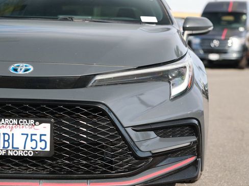 Used 2023 Toyota Corolla SE w/ SE Package image 5