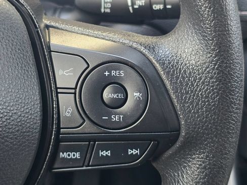 Used 2025 Toyota RAV4 XLE AWD/4WD image 15