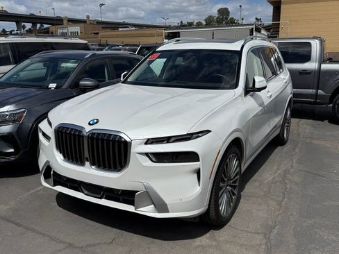 Used 2024 BMW X7 xDrive40i w/ Premium Package AWD/4WD image 1