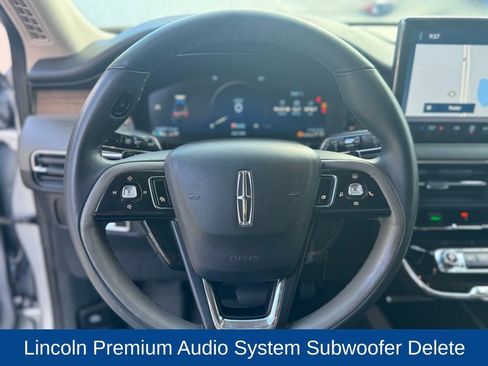 Used 2023 Lincoln Corsair Reserve image 12