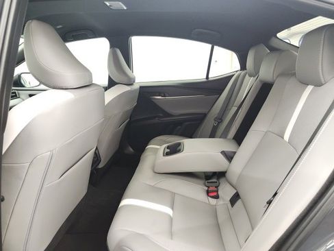 Used 2025 Toyota Camry SE image 40