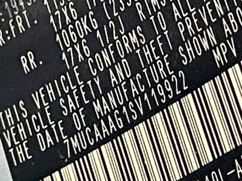 Used 2025 Toyota Corolla Cross LE image 27