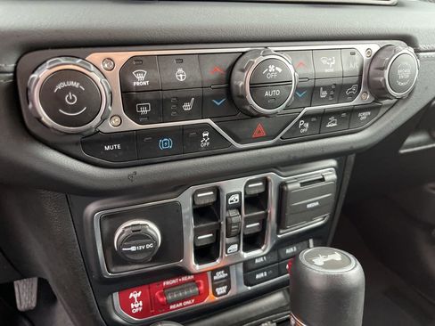 Used 2024 Jeep Wrangler Unlimited Rubicon 4xe AWD/4WD image 61