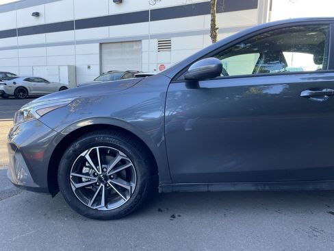 Used 2022 Kia Forte LXS image 8