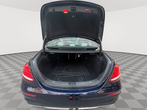 Used 2017 Mercedes-Benz E 300 4MATIC image 21