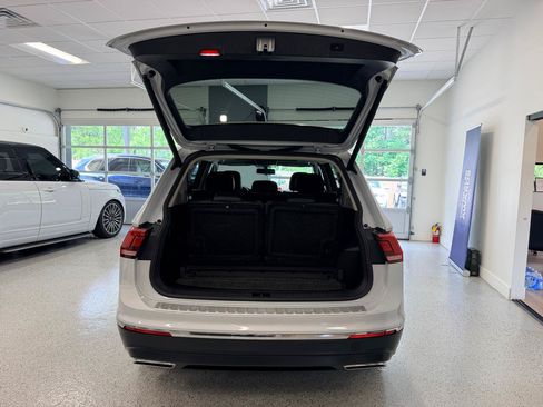 Used 2018 Volkswagen Tiguan SEL w/ 3rd Row Seat Package AWD/4WD image 22