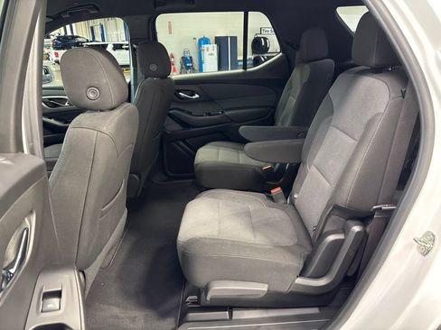 Used 2023 Chevrolet Traverse LT AWD/4WD image 34