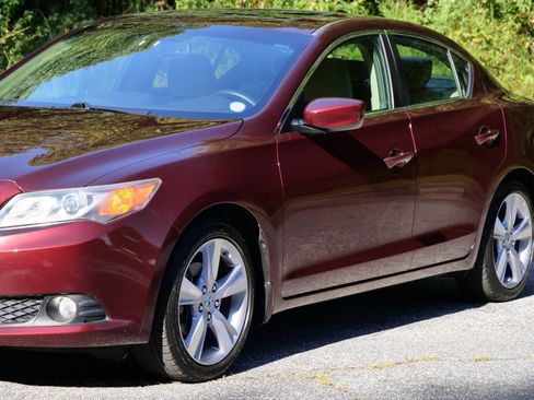 Used 2013 Acura ILX w/ Technology Package image 36