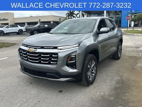 Used 2026 Chevrolet Equinox LT w/ Safety and Technology Package FWD image 2