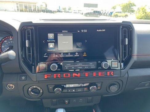 Used 2025 Nissan Frontier PRO-4X image 17