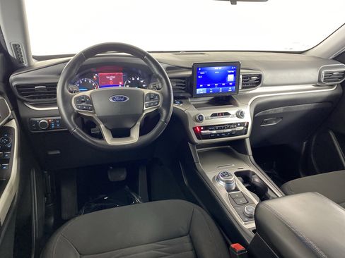 Used 2021 Ford Explorer XLT w/ Class III Trailer Tow Package image 18