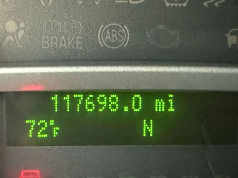 Used 2010 Ford Expedition XLT AWD/4WD image 26