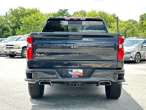 Used 2023 Chevrolet Silverado 1500 High Country w/ Technology Package AWD/4WD image 14