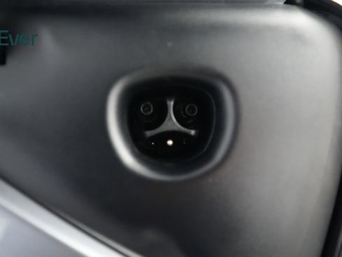Used 2026 Tesla Model Y 2WD image 10