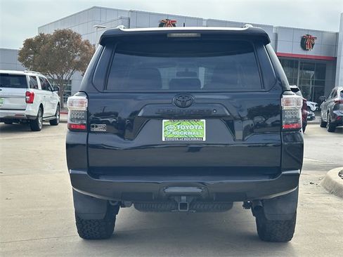 Used 2017 Toyota 4Runner SR5 image 4