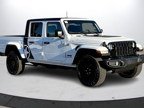 Certified 2022 Jeep Gladiator Sport image 2