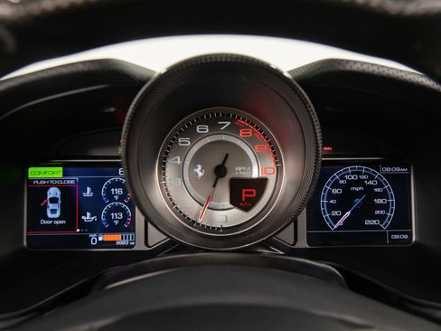 Certified 2023 Ferrari Portofino M RWD image 22