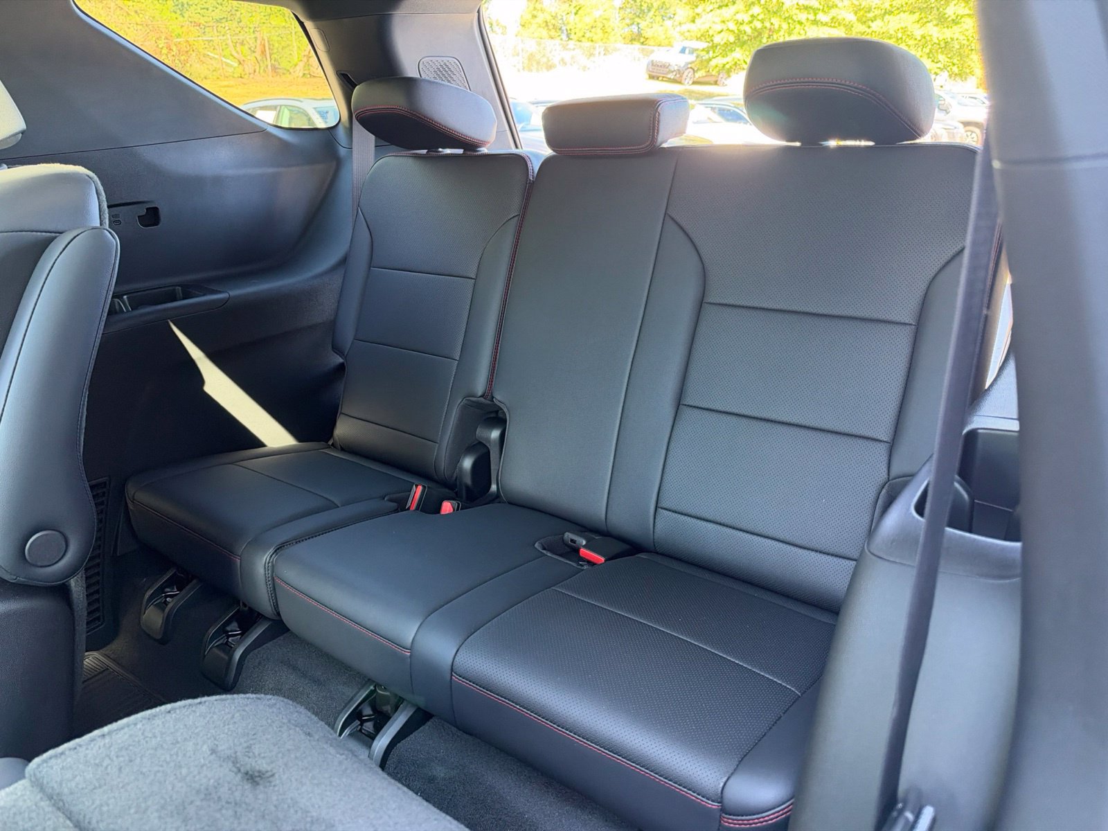 Used 2026 Chevrolet Traverse RS FWD image 31