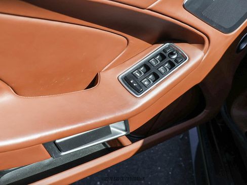 Used 2015 Aston Martin Vanquish Coupe RWD image 44