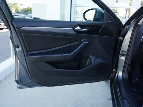 Used 2024 Volkswagen Jetta SE image 15