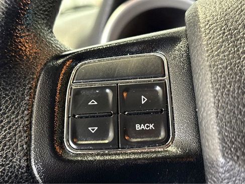 Used 2020 Dodge Journey SE w/ Blacktop Package FWD image 13