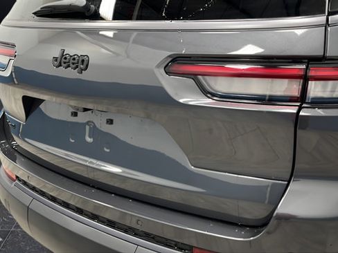 New 2026 Jeep Grand Cherokee L Limited w/ Limited Altitude Package AWD/4WD image 41