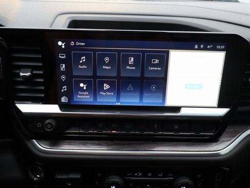 Used 2024 Chevrolet Silverado 2500 LTZ w/ LTZ Convenience Package image 7