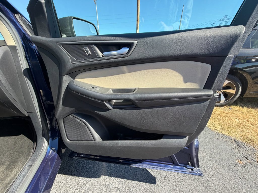 Used 2016 Ford Edge SE FWD image 17