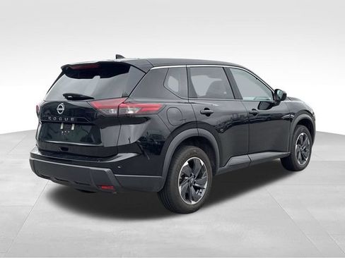 Used 2025 Nissan Rogue SV FWD image 5